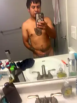 Snapshot of hotvinxxx chatting on 10/24/25, 08:57 hotvinxxx online show from 10/24/25, 08:57