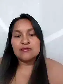 lucia00xx online show from 10/08/25, 02:24