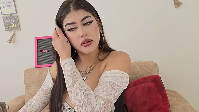 hollycute   online show from 10/24/25, 08:08