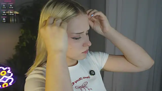 Mol l y online show from 10/17/25, 04:53