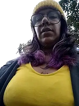 Abby 2-1 online show from 11/13/25, 09:30