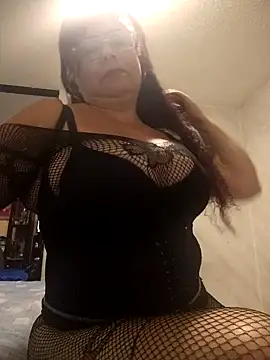 Snapshot of Kamila70 chatting on 12/16/25, 02:38 Kamila70 online show from 12/16/25, 02:38