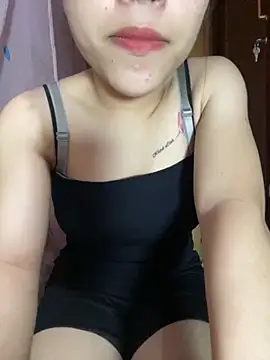 Snapshot of Lyly69699 chatting on 10/12/25, 01:12 Lyly69699 online show from 10/12/25, 01:12