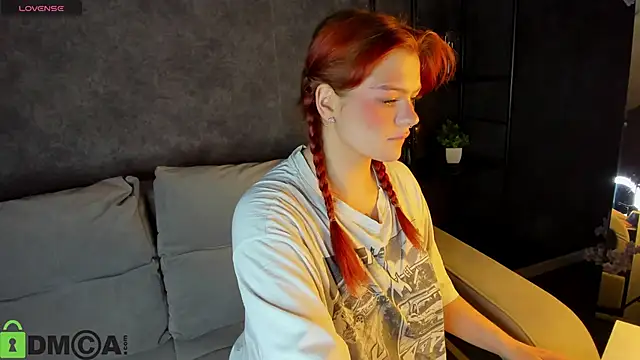 Barbara Mitchel online show from 10/21/25, 01:05