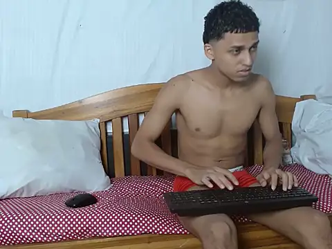 Snapshot of deivy_skinny01 chatting on 10/12/25, 08:43 deivy skinny01 online show from 10/12/25, 08:43