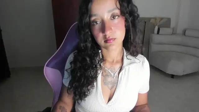 scarleth-jess online show from 10/15/25, 07:55