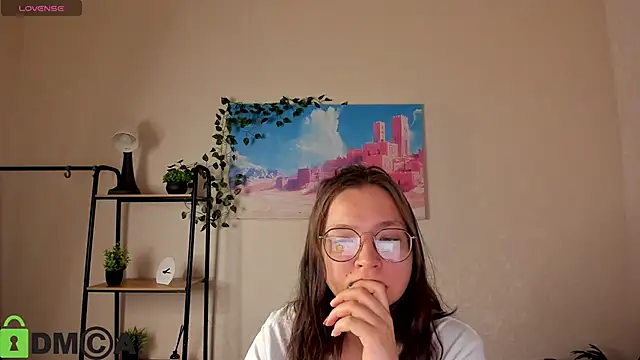 Nuura Moore online show from 10/23/25, 12:53