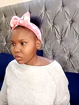 Scarlettxx21 online show from 10/07/25, 11:44