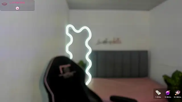 THIANA TAY online show from 10/25/25, 02:55