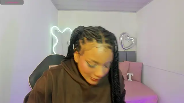 THIANA TAY online show from 11/30/25, 03:07