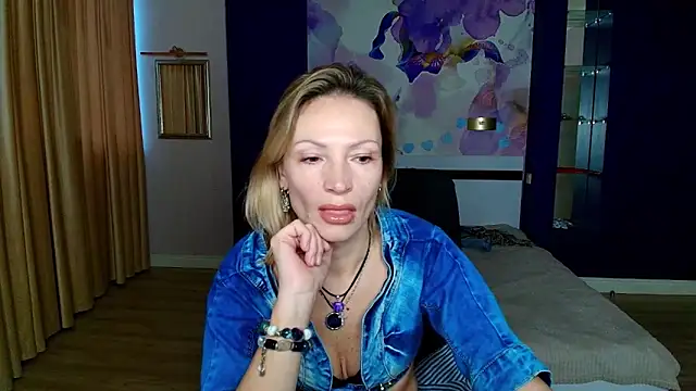 AlinaMoor online show from 11/19/25, 06:46