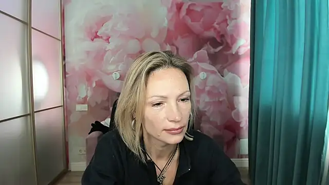 AlinaMoor online show from 10/21/25, 05:40