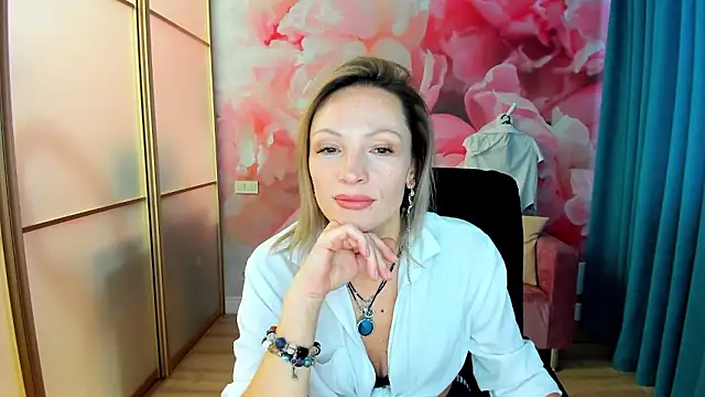 AlinaMoor online show from 01/17/26, 06:50