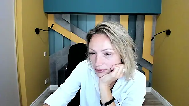 AlinaMoor online show from 10/08/25, 05:31