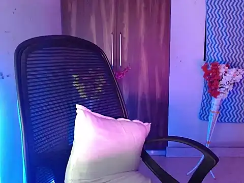 Roiseeee online show from 03/10/26, 04:49