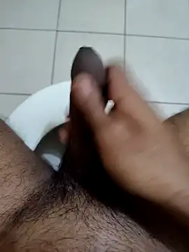 fueyyvvirub online show from 10/26/25, 07:36