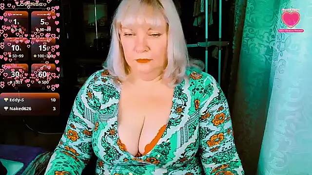 Snapshot of DiamondNata chatting on 10/10/25, 10:54 DiamondNata online show from 10/10/25, 10:54