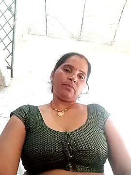 Snapshot of Nm_sanjna chatting on 10/14/25, 04:24 Nm sanjna online show from 10/14/25, 04:24