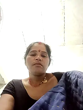 Snapshot of Nm_sanjna chatting on 10/17/25, 10:22 Nm sanjna online show from 10/17/25, 10:22