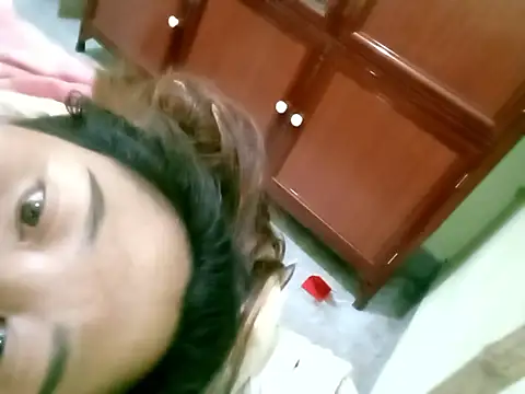 Snapshot of Ducky27021991 chatting on 10/09/25, 04:35 Ducky27021991 online show from 10/09/25, 04:35