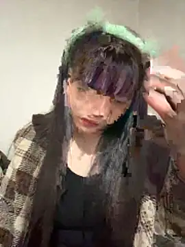 TrangNemo online show from 12/18/25, 10:35