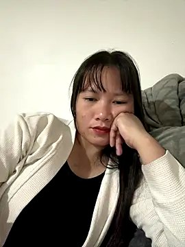 TrangNemo online show from 10/28/25, 12:37