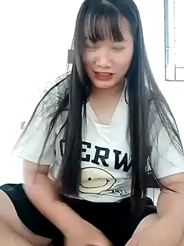 TrangNemo online show from 10/15/25, 01:15