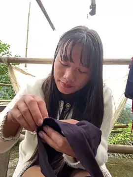 TrangNemo online show from 10/27/25, 08:59