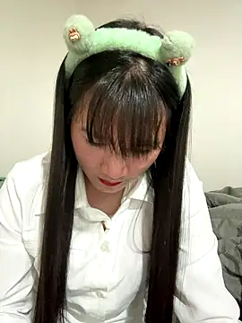 TrangNemo online show from 12/18/25, 09:03