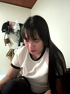 TrangNemo online show from 12/16/25, 01:10