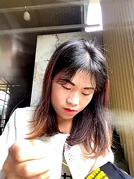 Snapshot of Mylinh- chatting on 10/09/25, 01:50 Mylinh- online show from 10/09/25, 01:50