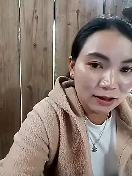 kun-love online show from 10/24/25, 04:33