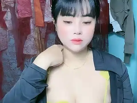 Snapshot of ReginaBigbutt chatting on 10/29/25, 02:32 ReginaBigbutt online show from 10/29/25, 02:32