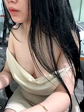 Beyeuuu online show from 11/29/25, 12:38