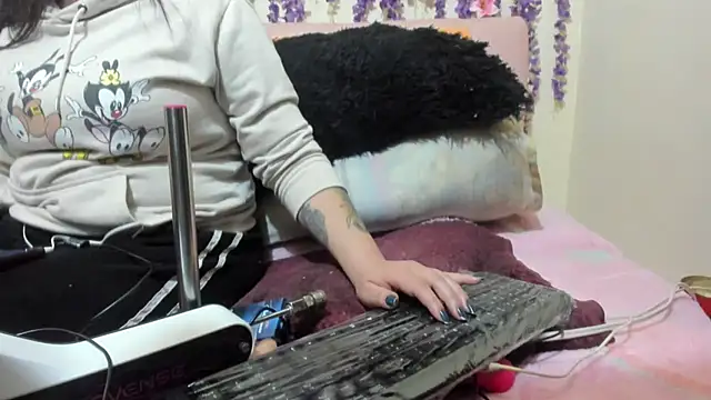 Lunabunnycreamy online show from 01/15/26, 01:31