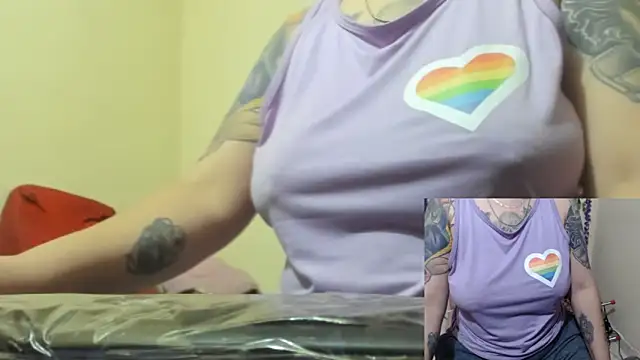 Lunabunnycreamy online show from 02/06/26, 09:11