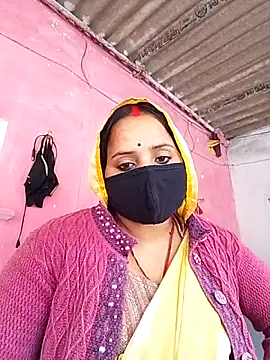 Snapshot of Cr_sonam chatting on 12/22/25, 06:24 Cr sonam online show from 12/22/25, 06:24