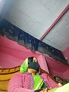 Snapshot of Cr_sonam chatting on 12/20/25, 01:58 Cr sonam online show from 12/20/25, 01:58