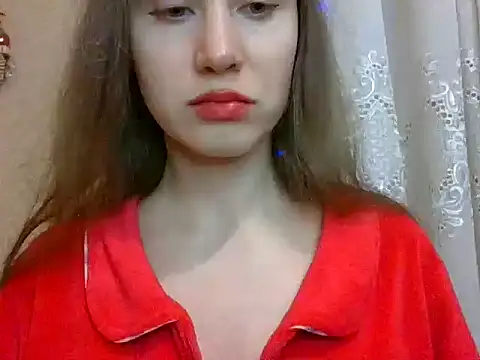 Snapshot of Lynirina chatting on 02/19/26, 01:02 Lynirina online show from 02/19/26, 01:02