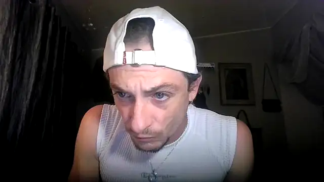 Snapshot of Dubbsssss chatting on 05/16/26, 08:02 Dubbsssss online show from 05/16/26, 08:02