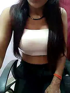 Snapshot of Your_Lali chatting on 10/13/25, 04:30 Your Lali online show from 10/13/25, 04:30