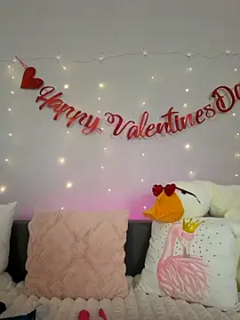 Evarey  online show from 02/15/26, 06:36