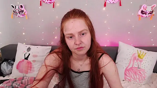 Snapshot of Evarey_ chatting on 07/23/26, 04:10 Evarey online show from 07/23/26, 04:10