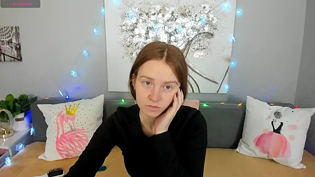 Snapshot of Evarey_ chatting on 12/15/25, 05:13 Evarey online show from 12/15/25, 05:13