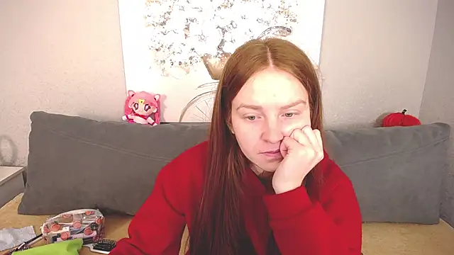 Snapshot of Evarey_ chatting on 10/22/25, 04:34 Evarey online show from 10/22/25, 04:34