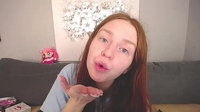 Snapshot of Evarey_ chatting on 10/09/25, 04:35 Evarey online show from 10/09/25, 04:35