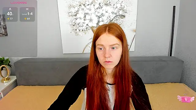 Snapshot of Evarey_ chatting on 11/22/25, 06:23 Evarey online show from 11/22/25, 06:23