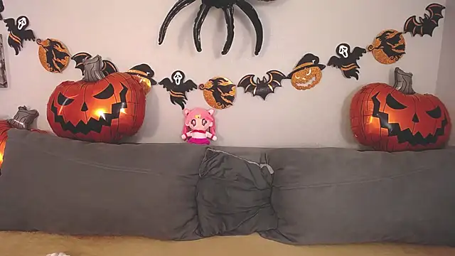 Snapshot of Evarey_ chatting on 10/26/25, 05:30 Evarey online show from 10/26/25, 05:30