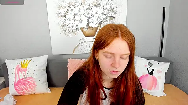 Snapshot of Evarey_ chatting on 11/23/25, 06:34 Evarey online show from 11/23/25, 06:34