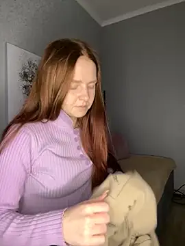 Snapshot of Evarey_ chatting on 11/29/25, 06:24 Evarey online show from 11/29/25, 06:24